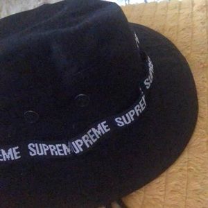 Like new black supreme military boonie. Excellent condition.Medium-Large